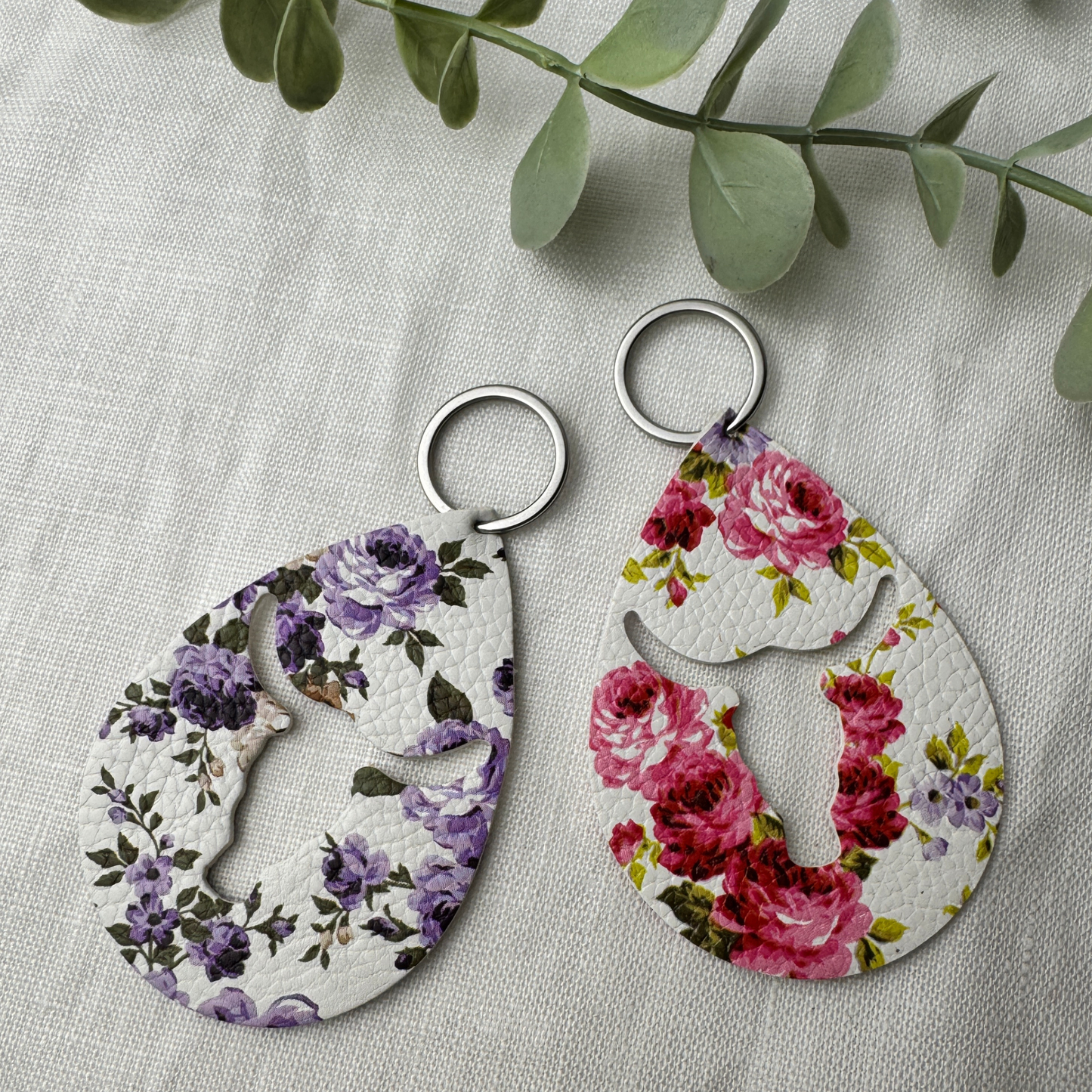 Longhorn Teardrop Pendant Keychain